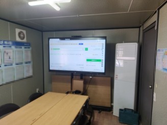 에이스건설 안전교육장 전자칠판 대량 납품 및 설치